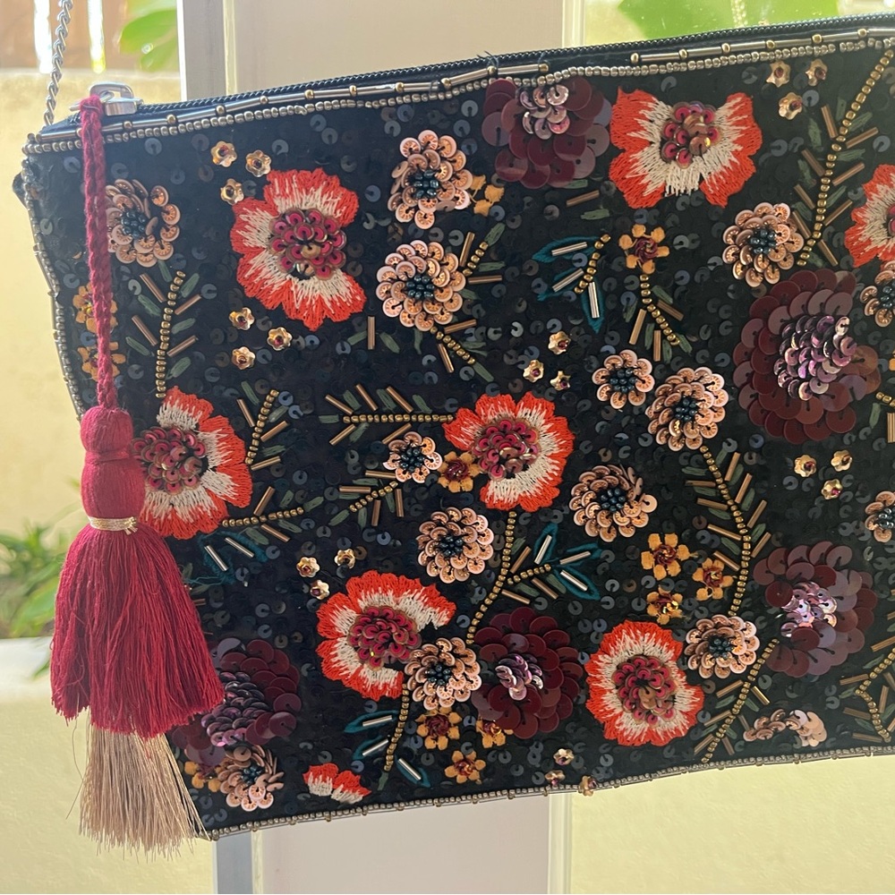 Floral embellished handbag